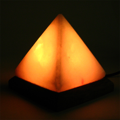 lampada_di_sale_usb_piramide