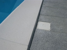 scatola_di_derivazione_per_fari_subacquei_installata