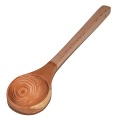 Mestolo in legno - una parte piu' scura