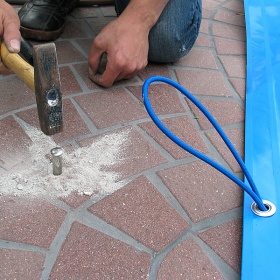 Perno di ancoraggio al suolo - Montaggio del perno, 2° passo